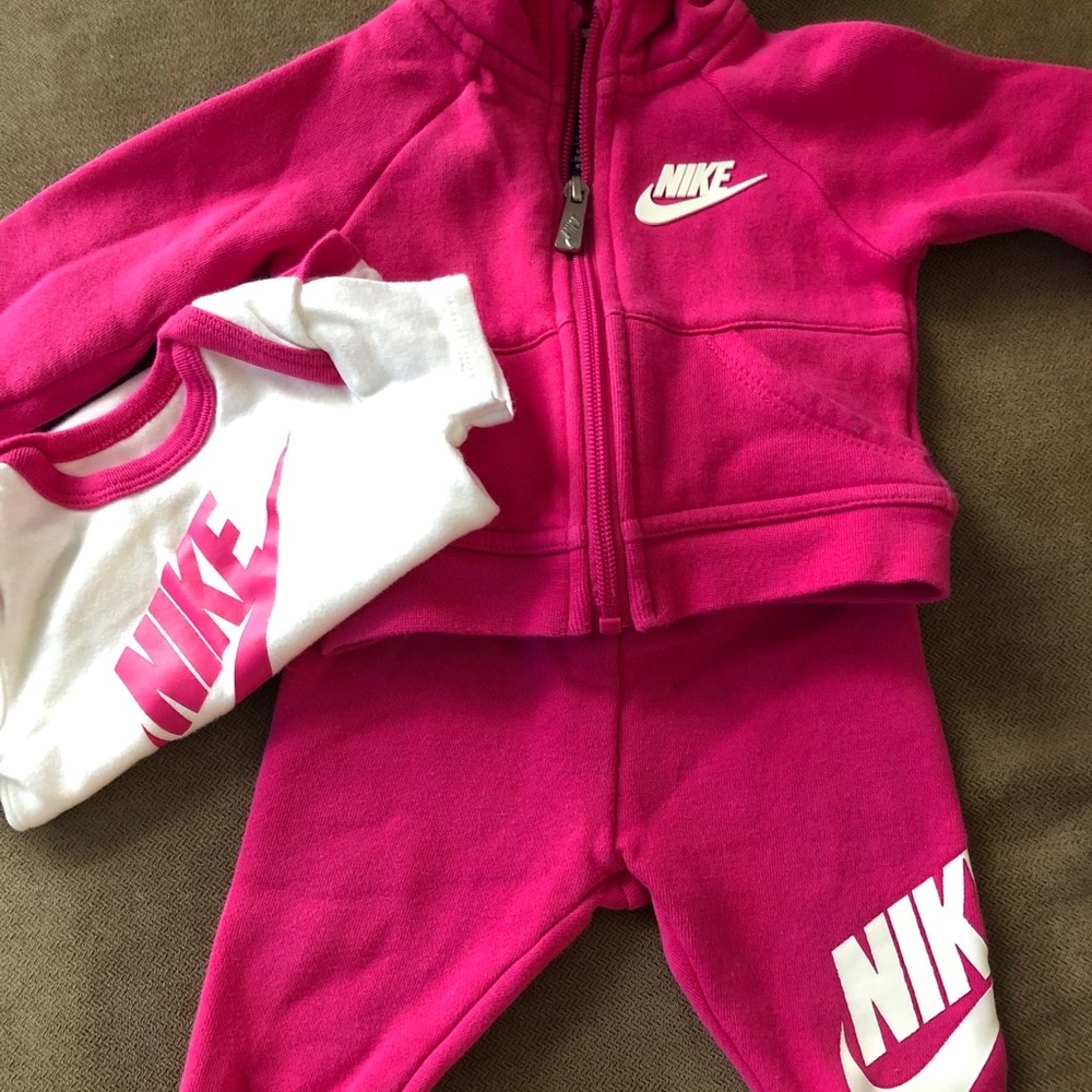 Infants Nike Outfit